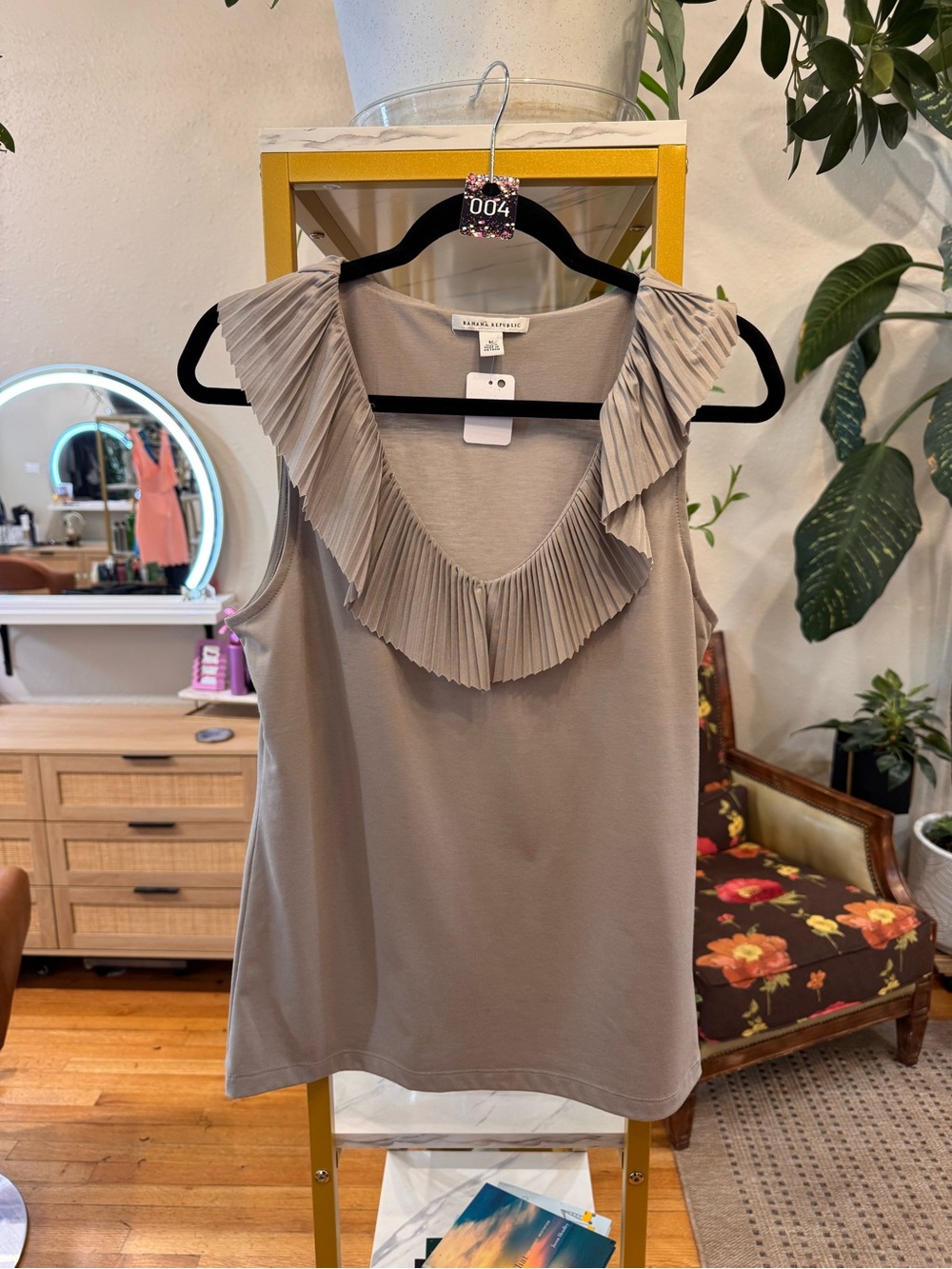 Banana Republic Taupe Pleated Ruffle V-Neck Sleeveless Camisole